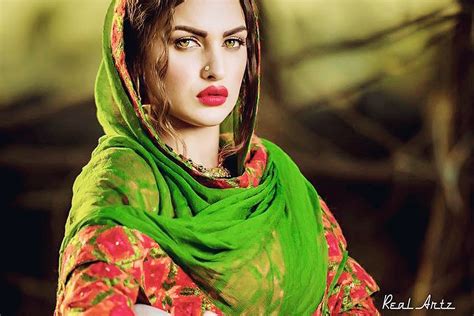 himanshi khurana images